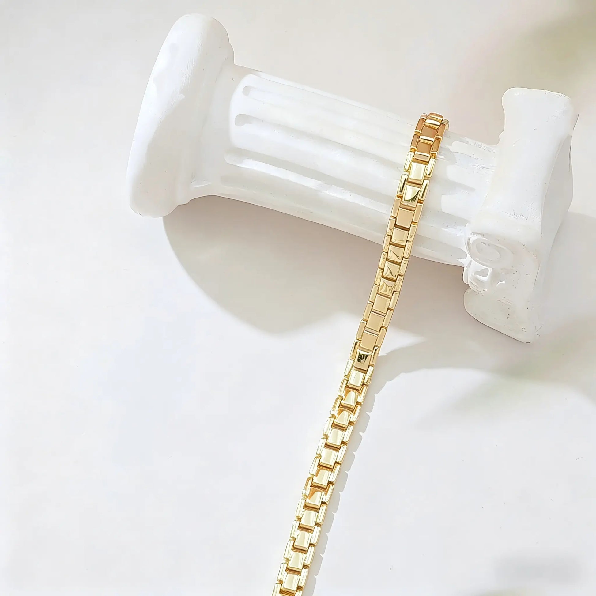 1PC Women'S 14K Gold Plated Paperclip Chain Bracelet, Dainty Rectangular Link Bracelet, Minimalist Shiny Gold Chain Bracelet for Everyday Wear